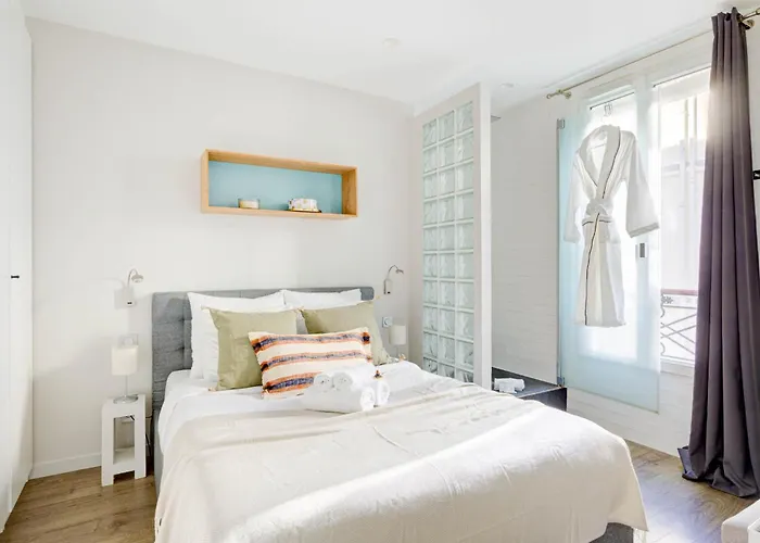 Eiffel Tower & Invalides - 1br - Cityapartmentstay شقة *