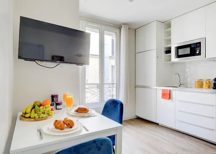 Eiffel Tower & Invalides - 1br - Cityapartmentstay شقة باريس