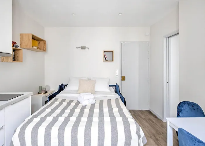 Eiffel Tower & Invalides - 1br - Cityapartmentstay *